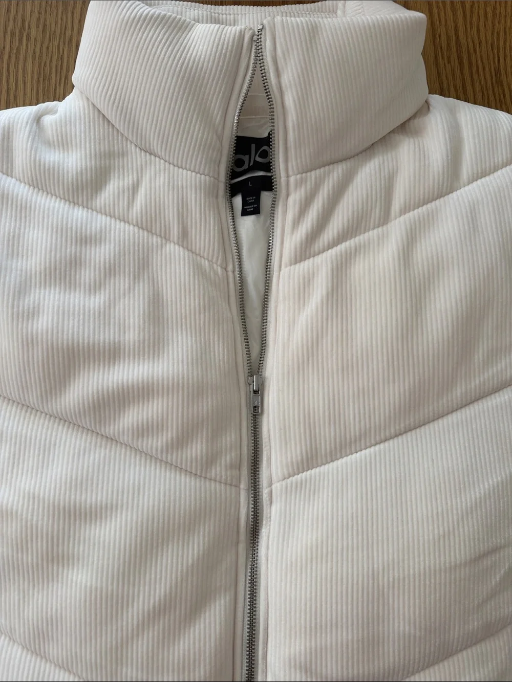 ALO Yoga Womens Cream Corduroy-Textured Puffer Jacket